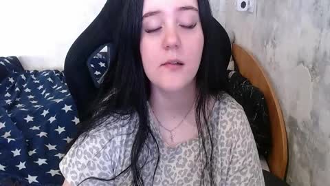 your_8a8y online show from April 30, 6:53 am