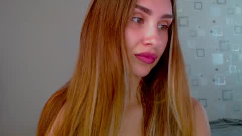 Snapshot of your_ameliaa chatting on June 16, 12:41 pm Amelia online show from June 16, 12:41 pm