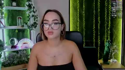 Snapshot of your_bunny12 chatting on July 17, 5:47 am your bunny12 online show from July 17, 5:47 am