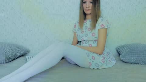 Snapshot of your_caramelka chatting on February 3, 12:57 pm Lily online show from February 3, 12:57 pm