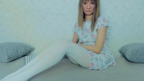 Snapshot of your_caramelka chatting on February 25, 12:24 pm Lily online show from February 25, 12:24 pm