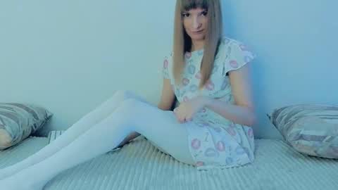Snapshot of your_caramelka chatting on September 9, 3:28 am Lily online show from September 9, 3:28 am