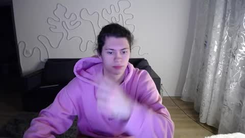 Snapshot of your_cute_friend chatting on February 14, 5:21 pm Fansly online show from February 14, 5:21 pm