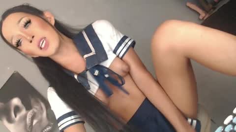 Snapshot of your_dirty_muse chatting on June 18, 1:48 pm LARA online show from June 18, 1:48 pm