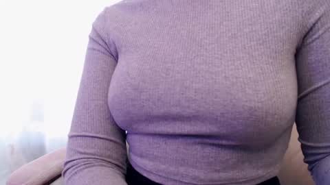 Snapshot of your_freya chatting on February 15, 12:22 pm Freya online show from February 15, 12:22 pm