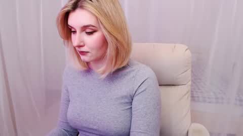 Snapshot of your_freya chatting on February 22, 9:56 am Freya online show from February 22, 9:56 am