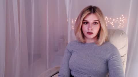 Snapshot of your_freya chatting on March 8, 2:08 pm Freya online show from March 8, 2:08 pm