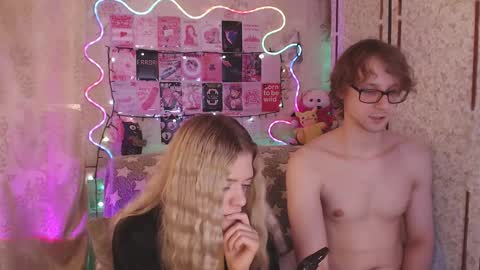 Your Horny Friends online show from November 17, 9:04 am