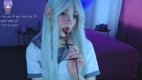 Snapshot of your_little_eva chatting on May 26, 3:19 pm Eva online show from May 26, 3:19 pm