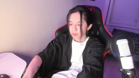 Han   online show from February 25, 10:52 pm