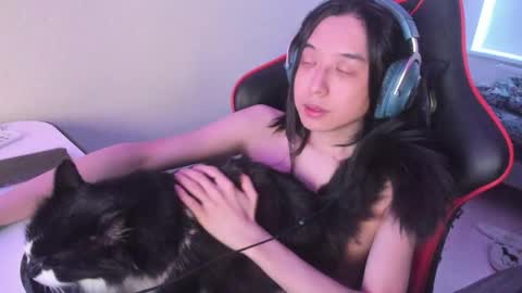 Snapshot of your_little_twink chatting on June 3, 3:42 am Han online show from June 3, 3:42 am