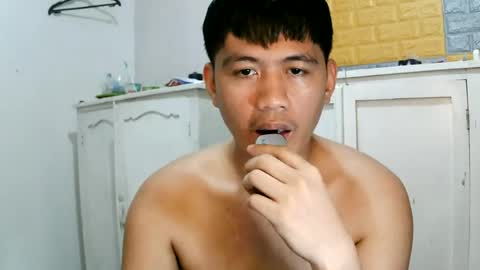 Snapshot of your_love_miaka chatting on June 28, 8:15 pm your_love_miaka online show from June 28, 8:15 pm