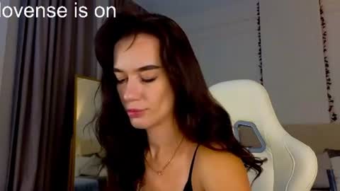 Jessica Loyd online show from June 30, 2:23 am