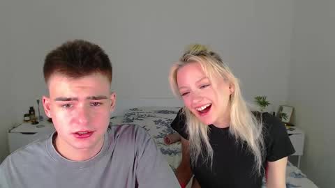 your_molly_mark online show from February 28, 7:25 pm