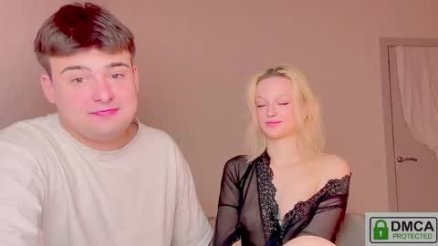 Snapshot of your_molly_mark chatting on May 9, 10:48 pm your_molly_mark online show from May 9, 10:48 pm
