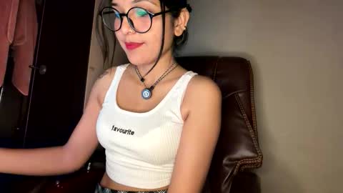 Snapshot of your_priya_77 chatting on February 3, 11:59 am sonam online show from February 3, 11:59 am