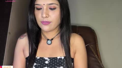 Snapshot of your_priya_77 chatting on February 17, 6:14 pm sonam online show from February 17, 6:14 pm