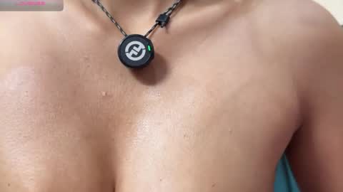 Snapshot of your_priya_77 chatting on April 15, 11:28 am sonam online show from April 15, 11:28 am