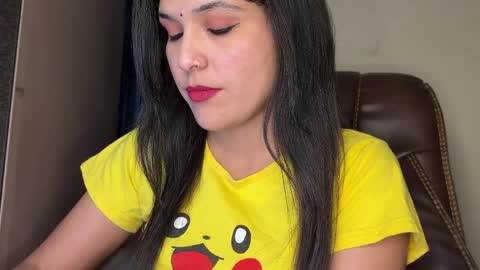 Snapshot of your_priya_77 chatting on April 19, 6:32 pm sonam online show from April 19, 6:32 pm