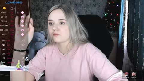 Snapshot of your_small_bunny chatting on December 23, 7:17 am Molly online show from December 23, 7:17 am