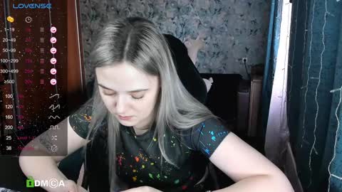 Snapshot of your_small_bunny chatting on February 7, 5:20 am Molly online show from February 7, 5:20 am