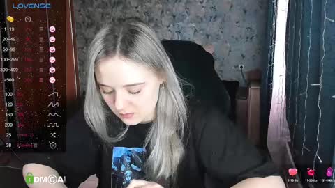 Snapshot of your_small_bunny chatting on February 26, 4:58 am Molly online show from February 26, 4:58 am