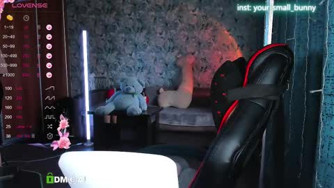 Snapshot of your_small_bunny chatting on September 12, 3:50 am Molly online show from September 12, 3:50 am