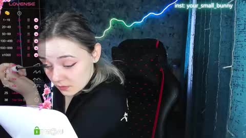 Snapshot of your_small_bunny chatting on September 14, 2:22 am Molly online show from September 14, 2:22 am