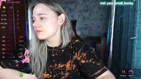 Snapshot of your_small_bunny chatting on September 22, 4:03 am Molly online show from September 22, 4:03 am