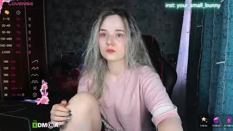 Snapshot of your_small_bunny chatting on October 1, 2:06 am Molly online show from October 1, 2:06 am