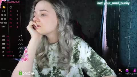 Snapshot of your_small_bunny chatting on October 13, 2:44 am Molly online show from October 13, 2:44 am