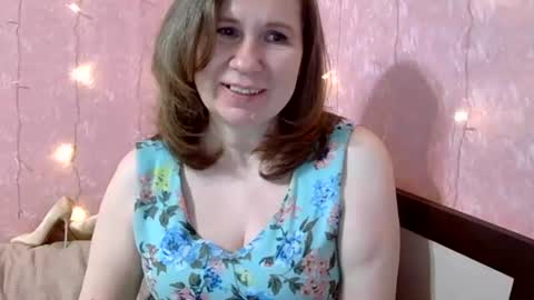 Snapshot of your_starsun chatting on February 1, 9:57 pm your_starsun online show from February 1, 9:57 pm