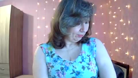 Snapshot of your_starsun chatting on February 8, 7:01 am your_starsun online show from February 8, 7:01 am