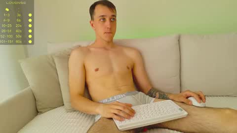 Snapshot of your_super_hero chatting on May 26, 3:02 am Alex online show from May 26, 3:02 am