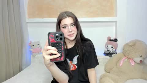 Snapshot of your_tender_doll chatting on November 22, 3:44 pm Alice online show from November 22, 3:44 pm