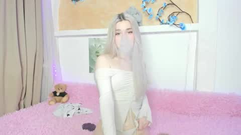 Snapshot of your_tender_doll chatting on January 14, 5:29 pm Alice online show from January 14, 5:29 pm