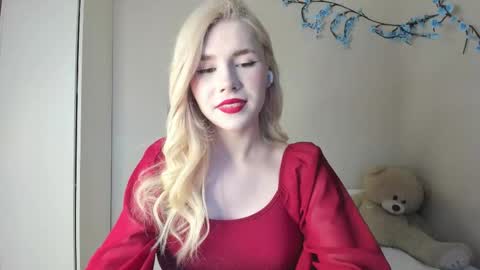 Snapshot of your_tender_doll chatting on March 16, 2:10 pm Alice online show from March 16, 2:10 pm