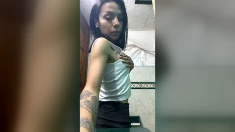 Snapshot of youralice__ chatting on June 18, 8:02 pm independent model online show from June 18, 8:02 pm