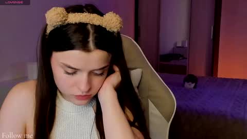 Anikka online show from April 14, 4:13 pm