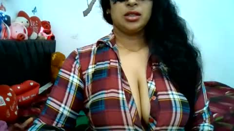 Snapshot of yourashawari chatting on May 15, 11:34 pm yourashawari online show from May 15, 11:34 pm