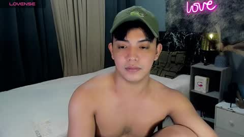 Snapshot of yourasian_bradley chatting on November 26, 1:50 am yourasian_bradley online show from November 26, 1:50 am