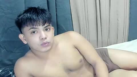 Snapshot of yourasian_bradley chatting on December 5, 12:08 am yourasian_bradley online show from December 5, 12:08 am