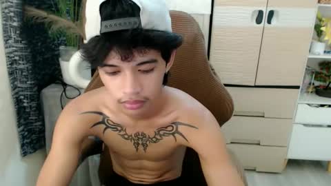 yourasian_eric online show from March 2, 2:02 pm