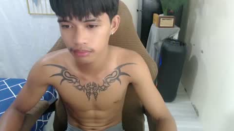 Snapshot of yourasian_eric chatting on July 28, 5:58 am yourasian_eric online show from July 28, 5:58 am