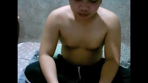 Snapshot of yourasian_lover29 chatting on February 26, 1:43 pm yourasian_lover29 online show from February 26, 1:43 pm