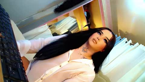 kim online show from October 24, 12:01 pm