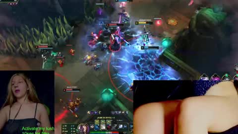Snapshot of yourbadgoddess chatting on May 19, 1:33 am Val Honey online show from May 19, 1:33 am