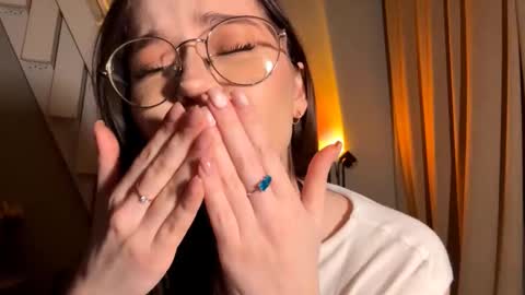 Elsa online show from March 1, 4:42 pm