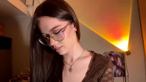 Elsa online show from March 6, 4:25 pm