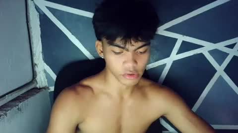 Snapshot of yourboycumrain chatting on July 3, 9:21 pm rainy online show from July 3, 9:21 pm